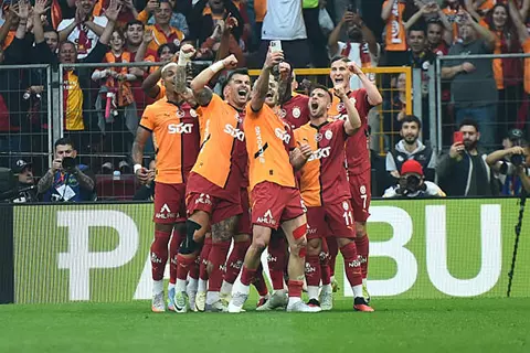 إيقاف لاعب جالطة سراي 9 أشهر لتورطه في فضيحة المراهنات